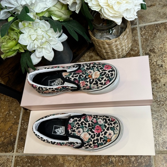Vans Kids Slip-On Sneakers - Floral Leopard Design - Picture 3 of 6